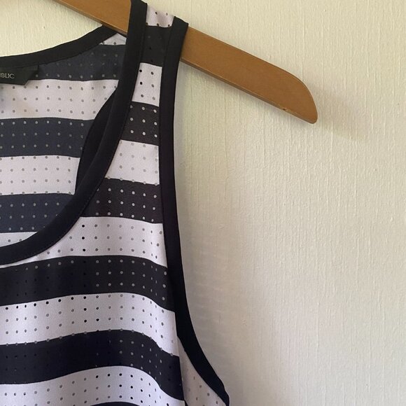 Banana Republic Tank Top Women's XS Striped Perforated Preppy Nautical - Picture 2 of 7